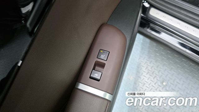 Hyundai Grandeur (GN7) 2,5 Gasoline 2WD Exclusive 2023 — фото 19