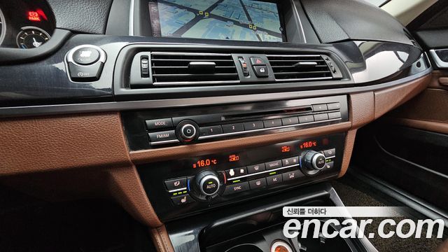 BMW 5 Series (F10) 520d 2015 — фото 15