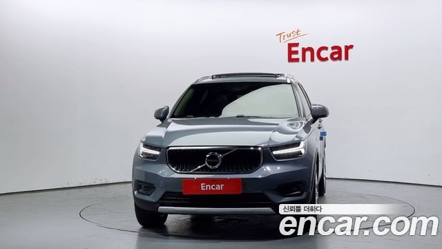 Volvo XC40 B4 Momentum 2021 — фото 3