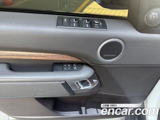 Land Rover Discovery 5 2.0 SD4 HSE 2017 — фото 15