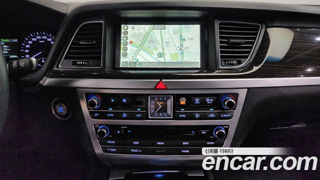 Genesis G80 3.3 GDI Luxury 2017 — фото 15
