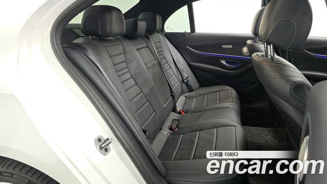 Mercedes-Benz E-Class (W213) E220d 4MATIC AMG Line 2021 — фото 12
