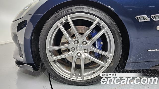 Maserati Gran Turismo 4.7 Sport 1st 2018 — фото 5