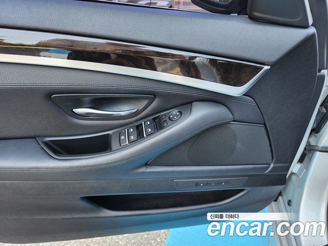 BMW 5 Series (F10) 528i 2013 — фото 15