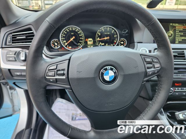 BMW 5 Series (F10) 528i 2013 — фото 17