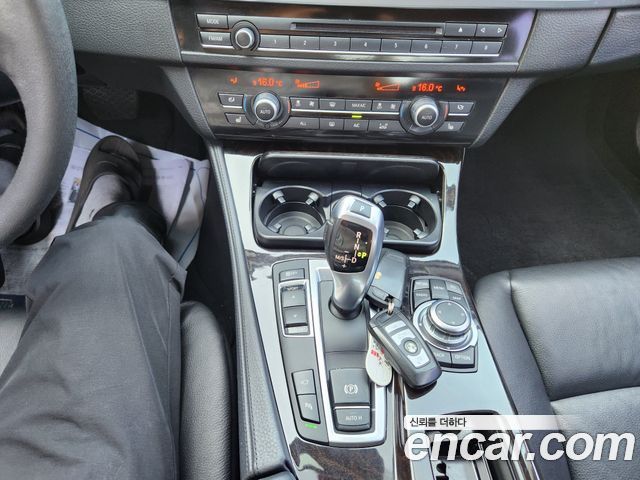 BMW 5 Series (F10) 528i 2013 — фото 23