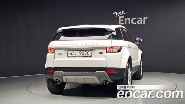 Land Rover Range Rover Evoque 2.2 SD4 Pure 2015 — фото 4