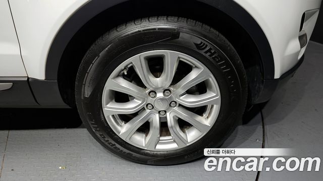 Land Rover Range Rover Evoque 2.2 SD4 Pure 2015 — фото 5