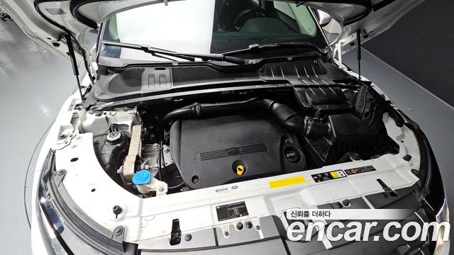 Land Rover Range Rover Evoque 2.2 SD4 Pure 2015 — фото 6