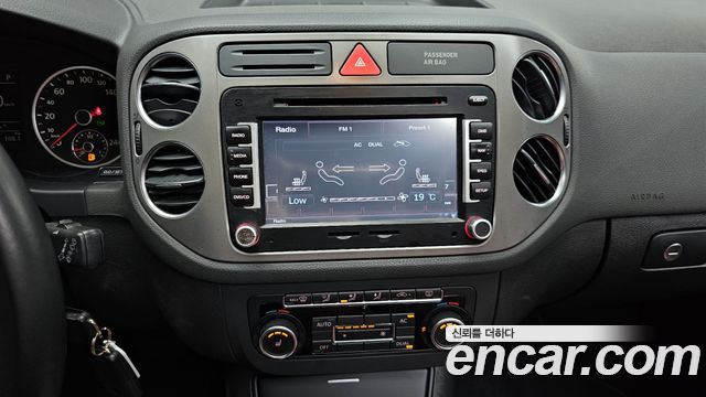 Volkswagen Tiguan 2.0 TDI 5N 2011 — фото 14