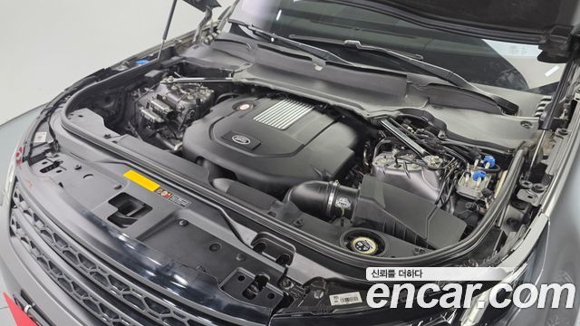 Land Rover Discovery 5 3.0 TD6 HSE Luxury 2017 — фото 6