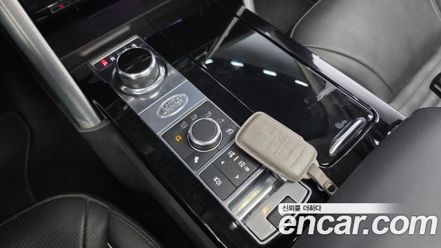 Land Rover Discovery 5 3.0 TD6 HSE Luxury 2017 — фото 9