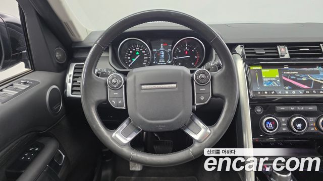 Land Rover Discovery 5 3.0 TD6 HSE Luxury 2017 — фото 13
