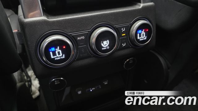 Land Rover Discovery 5 3.0 TD6 HSE Luxury 2017 — фото 18