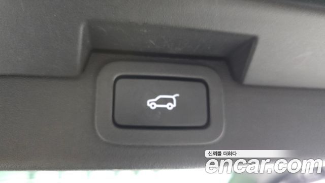 Land Rover Discovery 5 3.0 TD6 HSE Luxury 2017 — фото 20