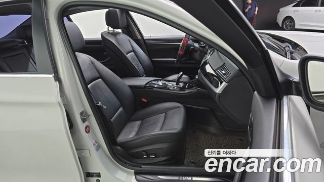BMW 5 Series (F10) 520d 2011 — фото 12