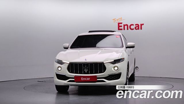 Maserati Levante 3.0 Diesel AWD GranLusso 2019 — фото 3