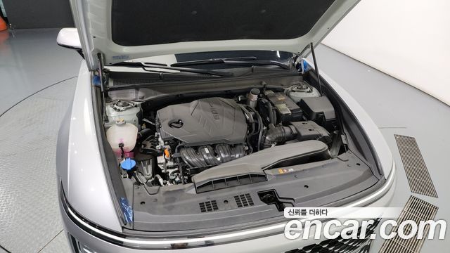 Hyundai Grandeur (GN7) 2,5 Gasoline 2WD Exclusive 2023 — фото 6