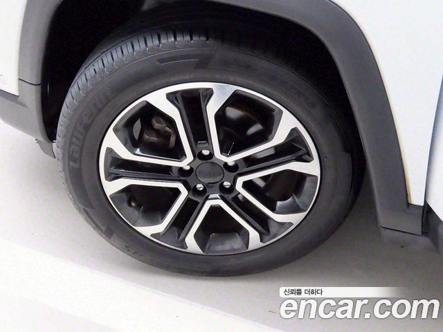Jeep Compass (II) 2.4 limited 2WD 2022 — фото 23
