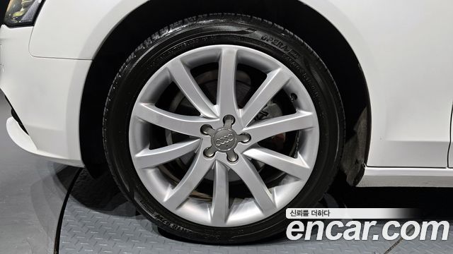 Audi A4 30 TDI Dynamic B8 2015 — фото 5