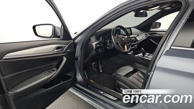 BMW 5 Series (G30) 520d M Sport Special Edition 2018 — фото 10
