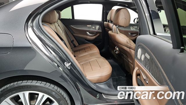 Mercedes-Benz E-Class (W213) E350 4MATIC Exclusive 2023 — фото 12