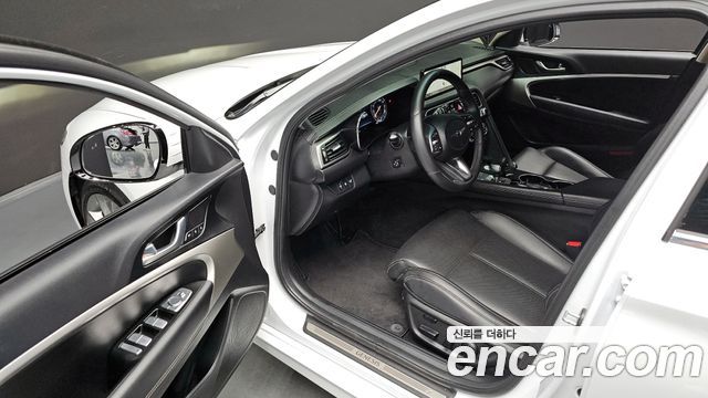 Genesis G70 Shooting Brake Gasoline 2.0T 2WD 2023 — фото 12