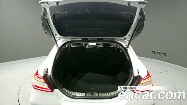 Genesis G70 Shooting Brake Gasoline 2.0T 2WD 2023 — фото 20