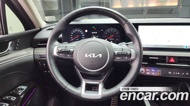 Kia K5 Hybrid (III) Signature 2024 — фото 13