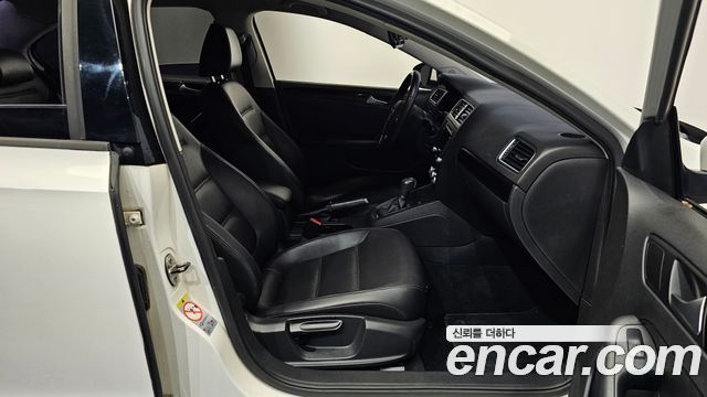 Volkswagen Jetta 2.0 TDI 6th 2013 — фото 11