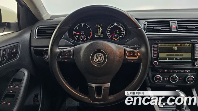 Volkswagen Jetta 2.0 TDI 6th 2013 — фото 13