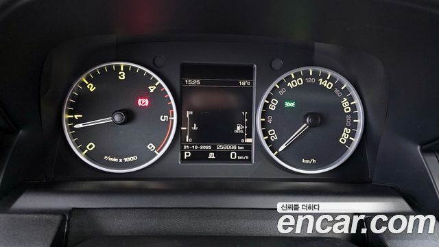 Land Rover Discovery 4 3.0 SDV6 SE 2012 — фото 8