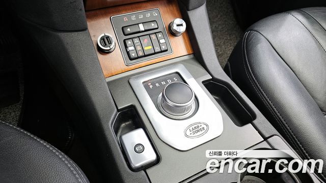 Land Rover Discovery 4 3.0 SDV6 SE 2012 — фото 9