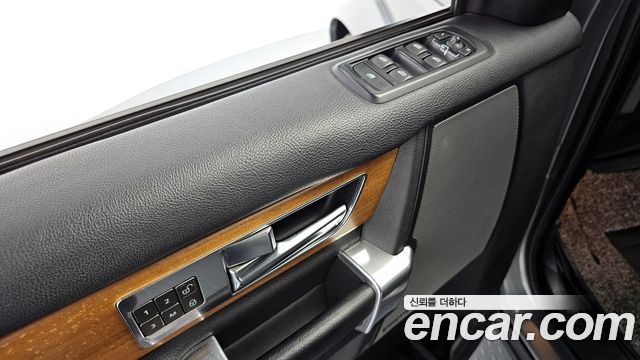Land Rover Discovery 4 3.0 SDV6 SE 2012 — фото 23