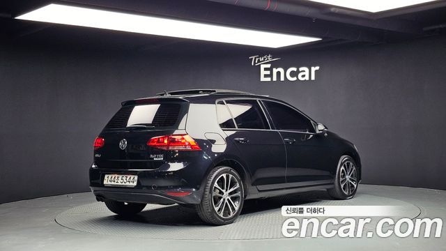 Volkswagen Golf (VII) 2.0 TDI Premium 2015 — фото 2