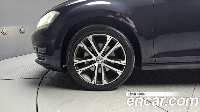 Volkswagen Golf (VII) 2.0 TDI Premium 2015 — фото 5