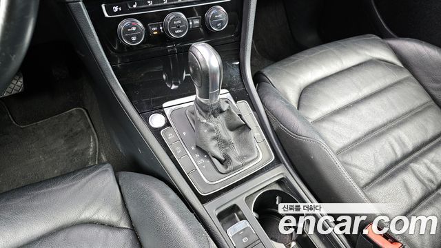 Volkswagen Golf (VII) 2.0 TDI Premium 2015 — фото 9