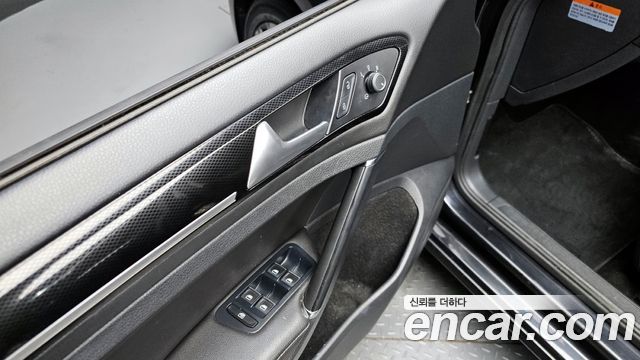 Volkswagen Golf (VII) 2.0 TDI Premium 2015 — фото 16
