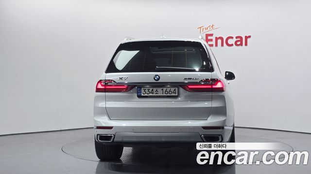 BMW X7 (G07) xDrive 40i Design Pure Excellence 6-Seater 2021 — фото 4