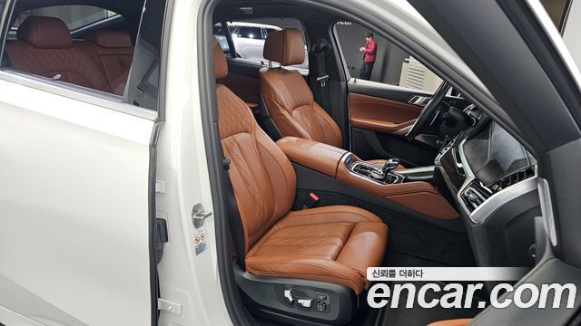BMW X6 (G06) M50i 2021 — фото 12