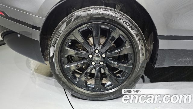 Land Rover Range Rover Velar 3.0 D300 R-Dynamic SE 2018 — фото 5