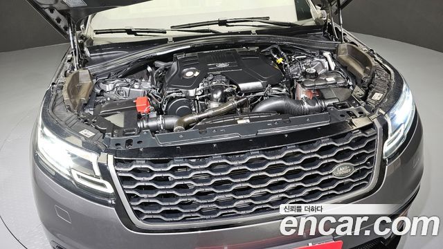 Land Rover Range Rover Velar 3.0 D300 R-Dynamic SE 2018 — фото 6