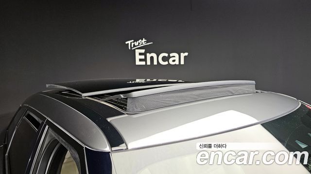 Land Rover Range Rover Velar 3.0 D300 R-Dynamic SE 2018 — фото 20