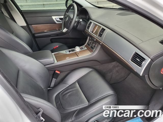 Jaguar XF 3.0SC Luxury X250 2013 — фото 10
