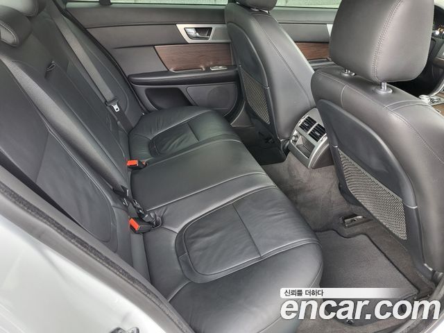 Jaguar XF 3.0SC Luxury X250 2013 — фото 15
