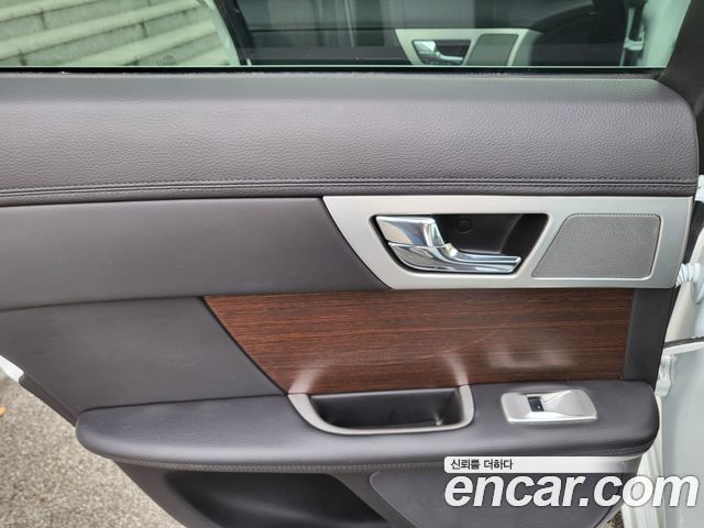 Jaguar XF 3.0SC Luxury X250 2013 — фото 22