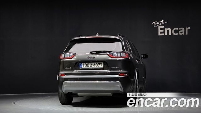 Jeep Cherokee (KL) 2.4 Limited AWD 2022 — фото 4