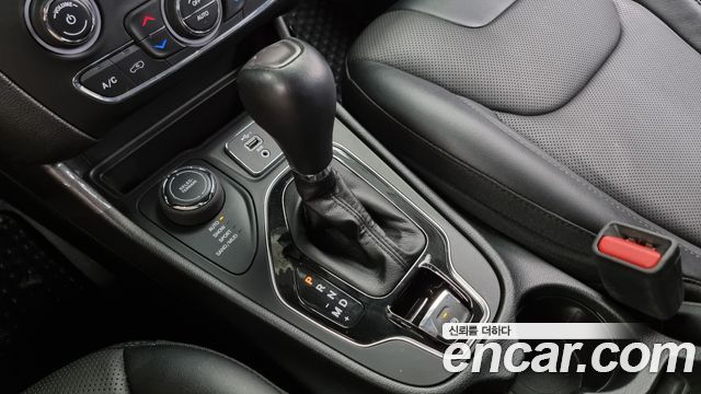 Jeep Cherokee (KL) 2.4 Limited AWD 2022 — фото 9