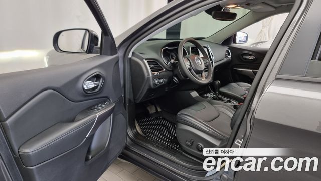 Jeep Cherokee (KL) 2.4 Limited AWD 2022 — фото 10