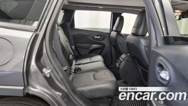 Jeep Cherokee (KL) 2.4 Limited AWD 2022 — фото 12